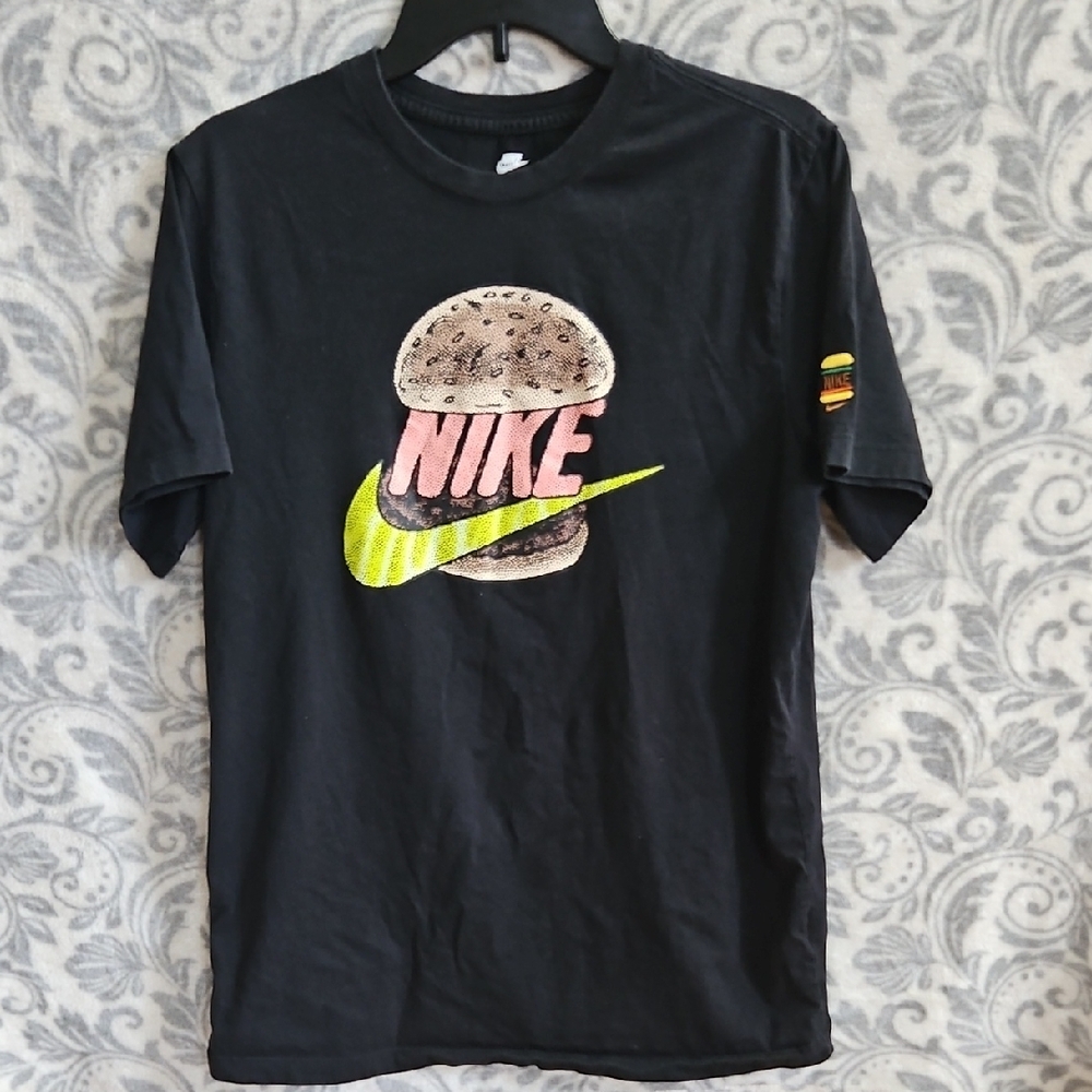 Nike Black Tee with Pink and Green Burger Design Men's Medium